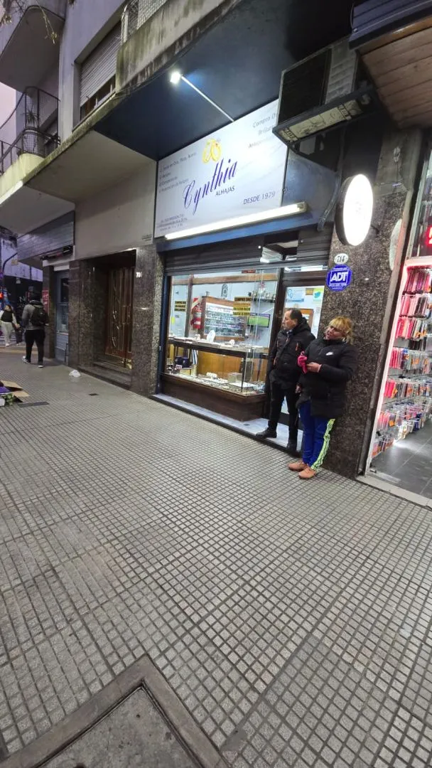 Local Comercial en AV.PUEYRREDON 700
