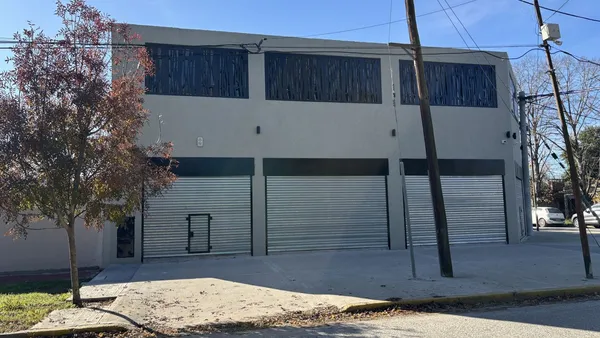 Local Comercial en 22 e/ 21 y Circu