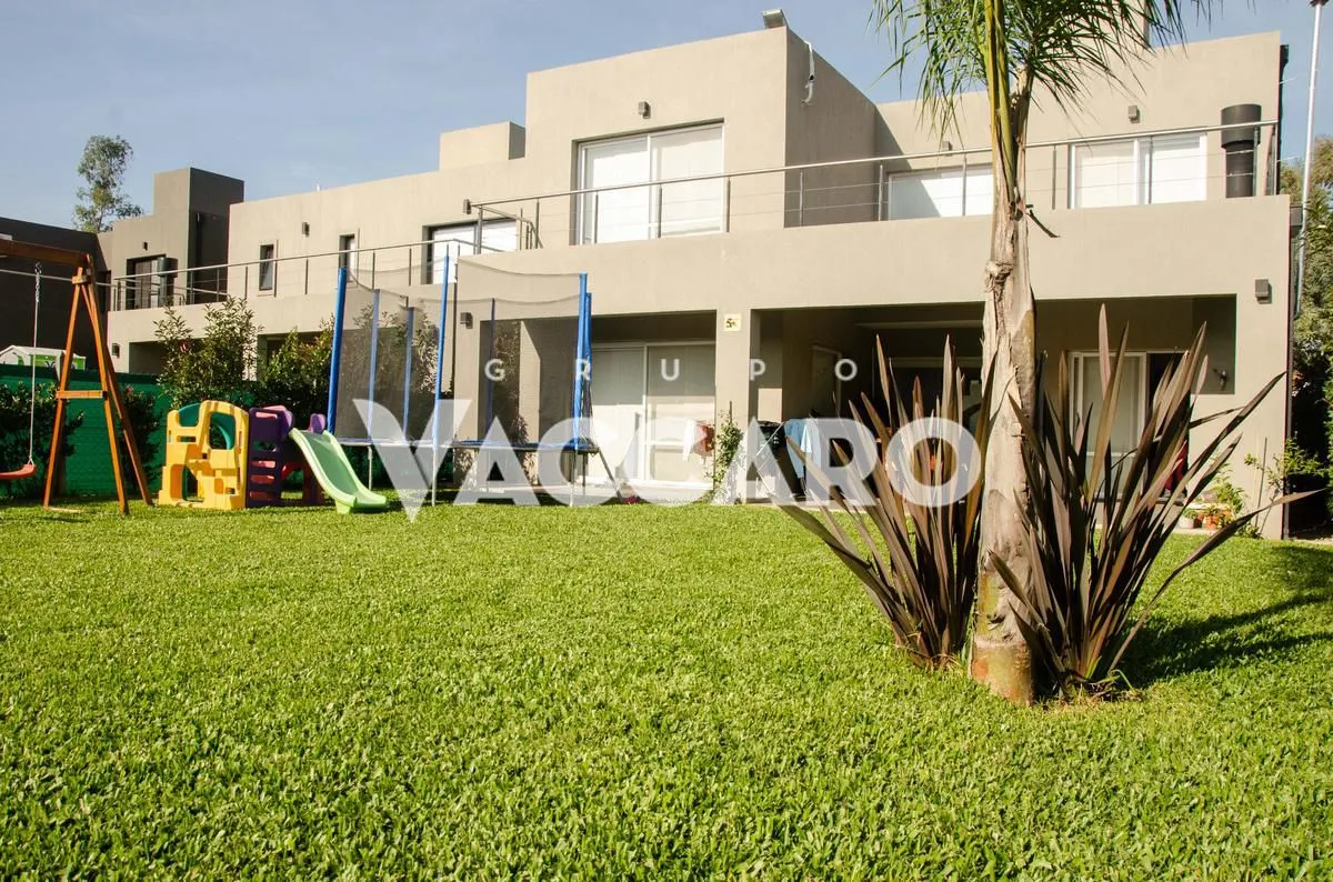 Casa en Intendente Corva 2300