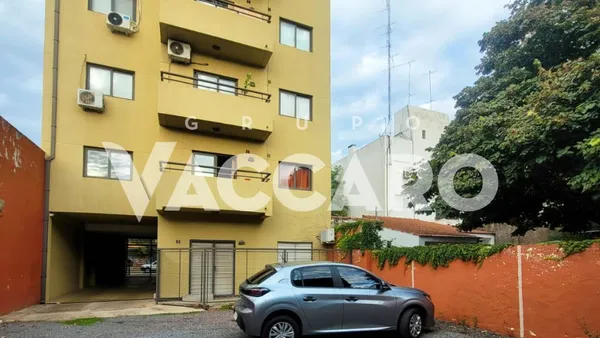 Departamento en Hipólito Yrigoy 100