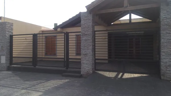 Casa en Guisasola 2400