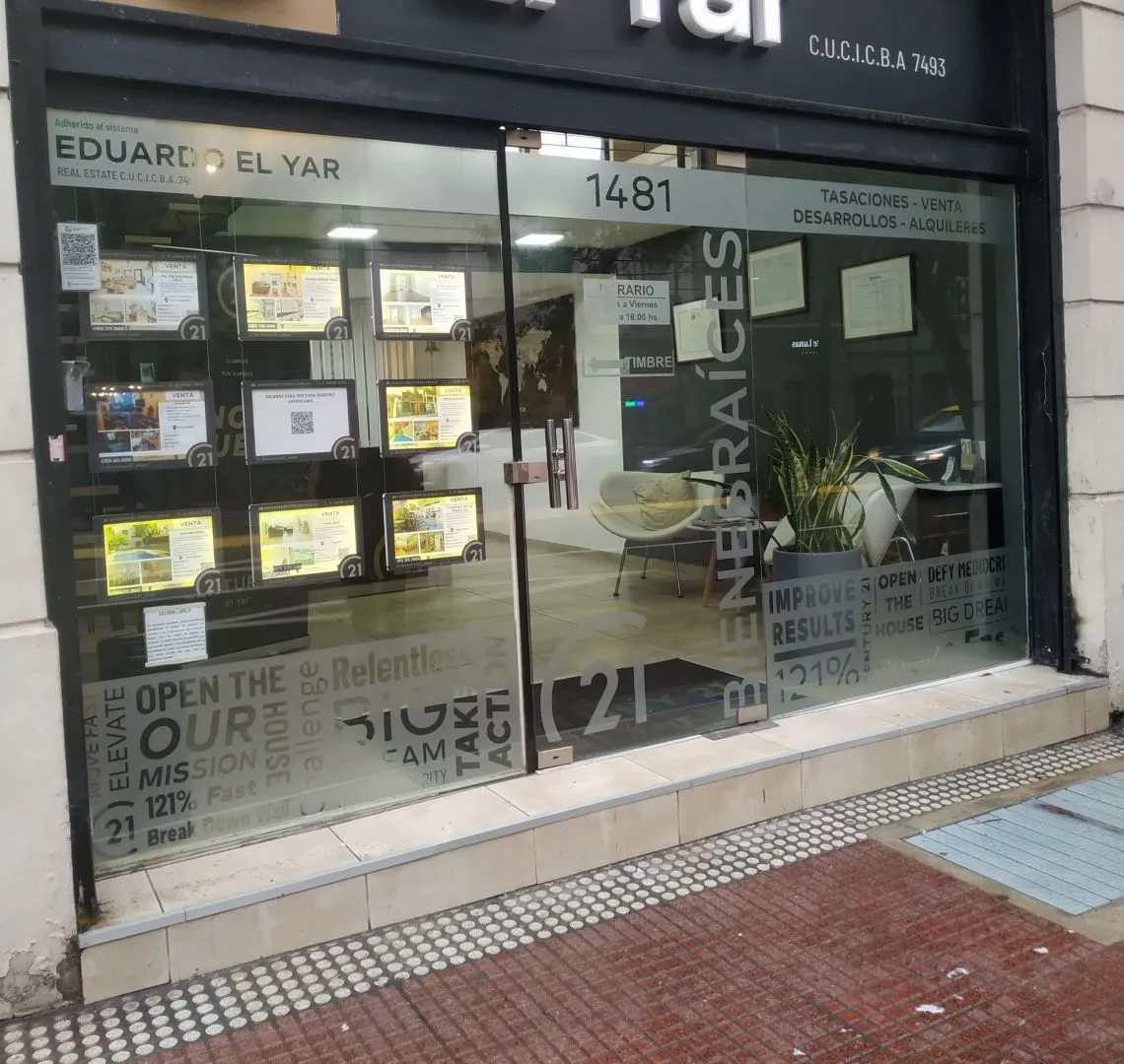 Local Comercial en Av. Cordoba 1400