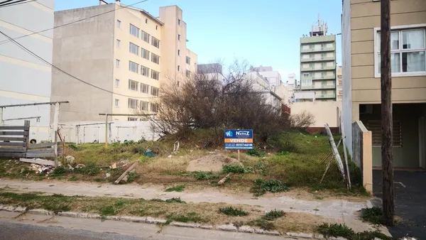 Lote en GUTIERREZ 100