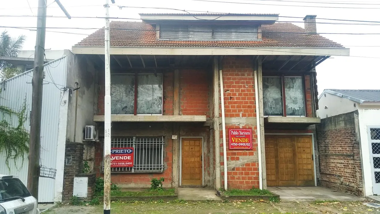 Casa en REPUBLICA - (3F) 6100