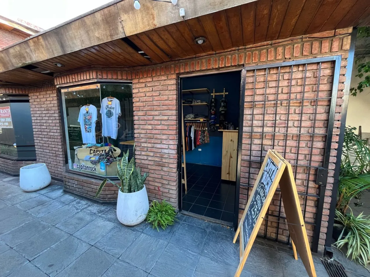 Local Comercial en Av La Plata 3700
