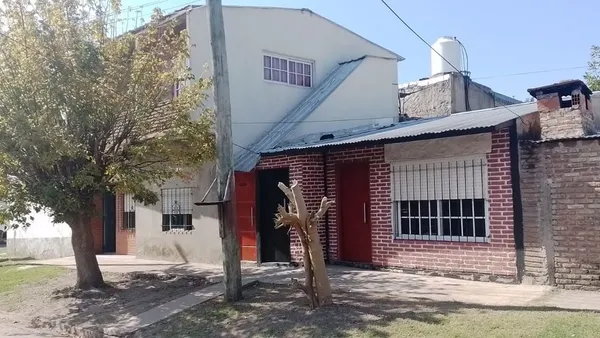 Casa en Julian de Charras 4000
