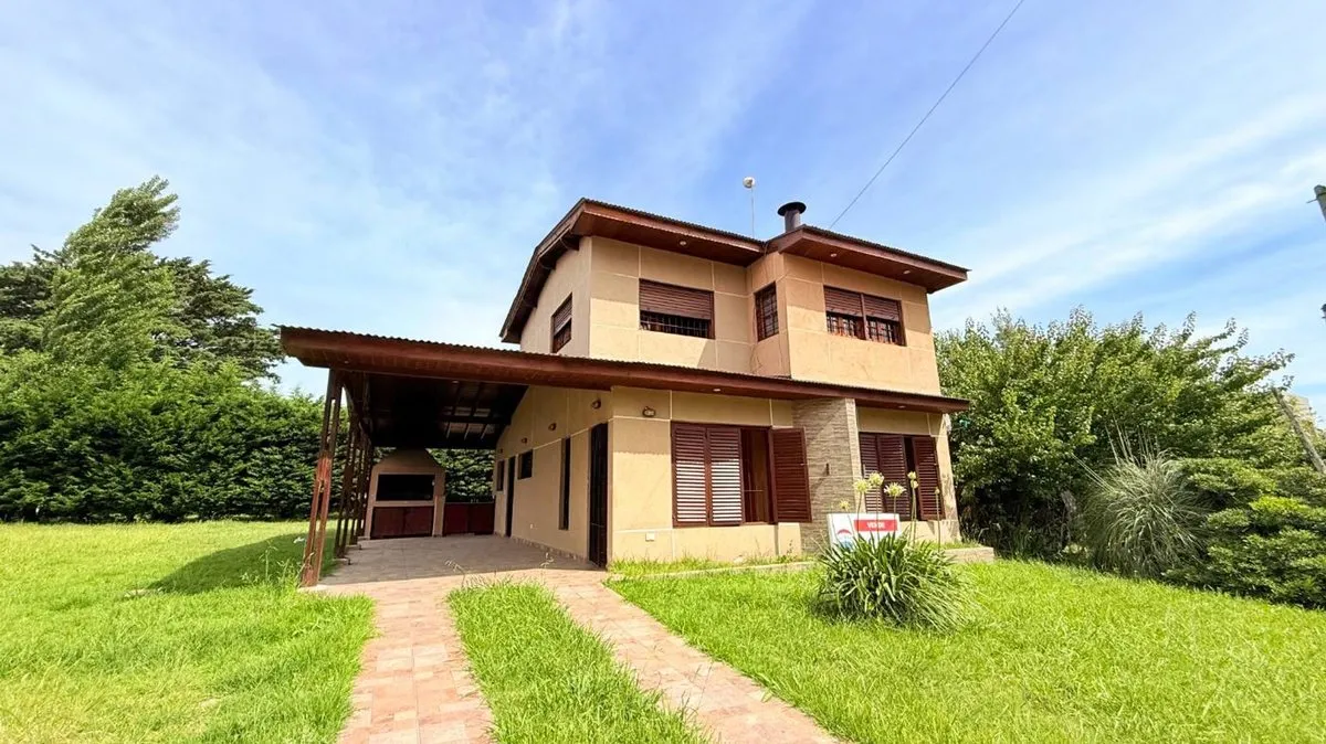 Casa en Avenida del Olvido Entre Avenida del Buen Orden y Avenida de la Rivera 100