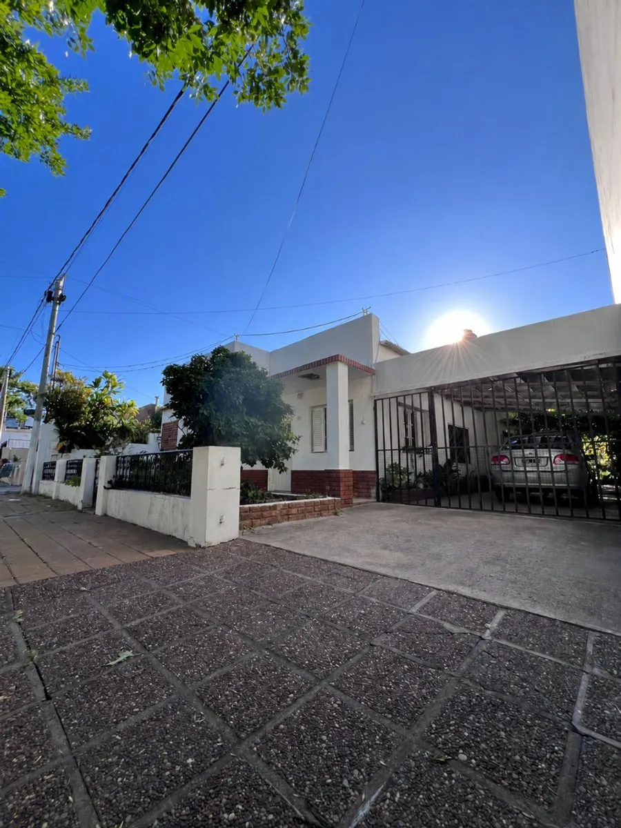 Casa en Lucas Funes 500
