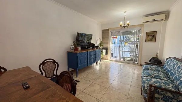 P H en Av. General Tomas Iriarte 1500