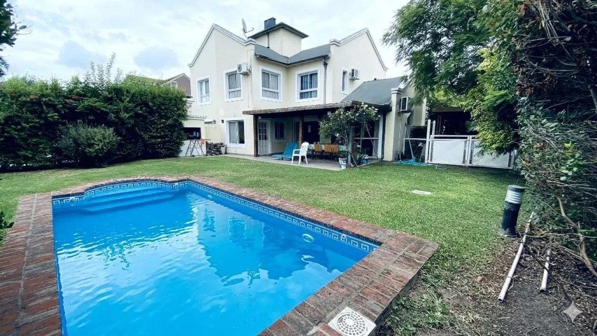 Casa en Juan Pedro Echeverría 800
