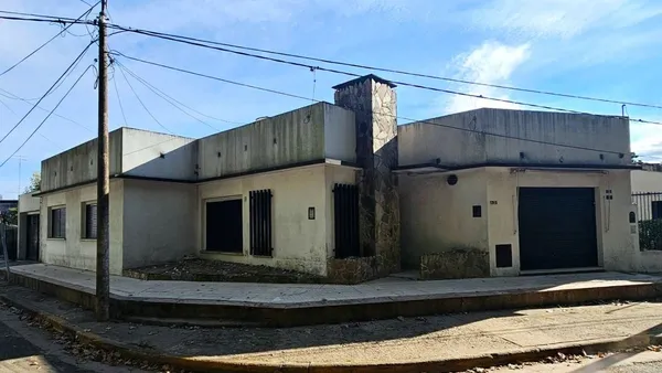 Casa en Carlos Gardel 100