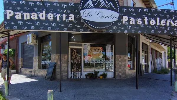 Local Comercial en Calle Baldomero Fernández Moreno 2700