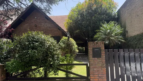 Casa en Leonardo Rosales 800