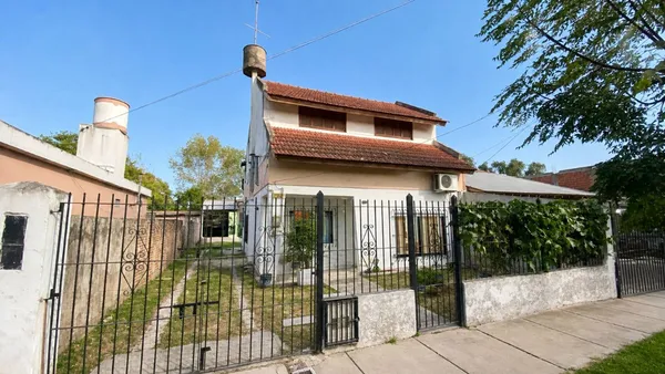 Casa en 116 1400