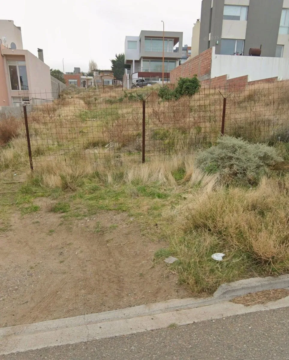Lote en Calle Punta Atlas 2400