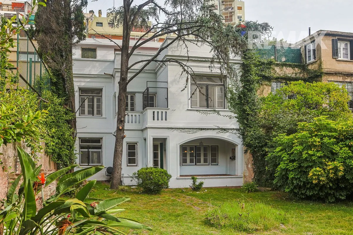 Casa en Pasaje Doctor Carlos Gianantonio 3900