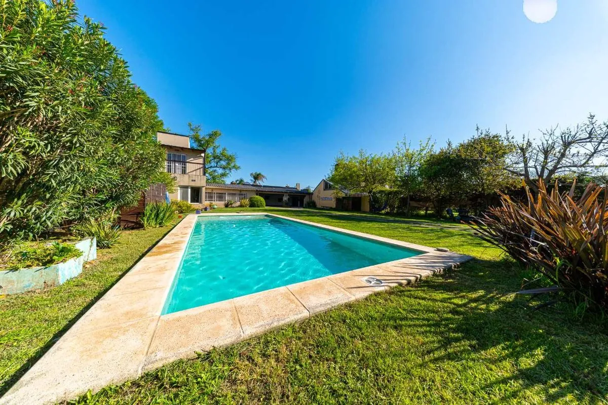 Casa en Ernesto Palacio 9100