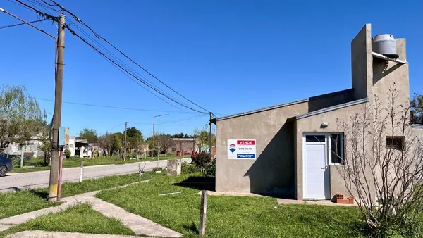 Casa en Carlos Beck Bernad 300