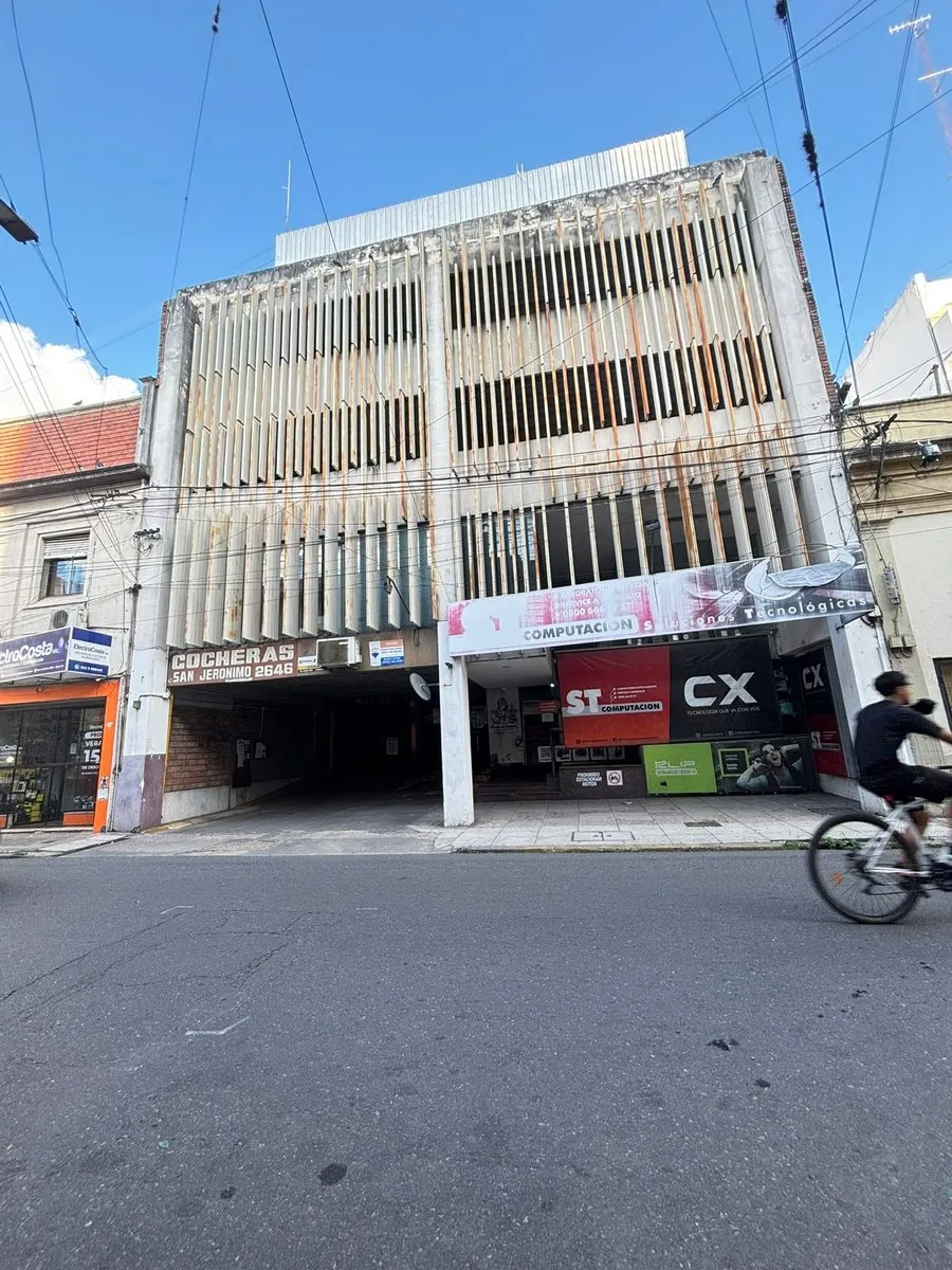 Cochera en San Jerónimo 2600