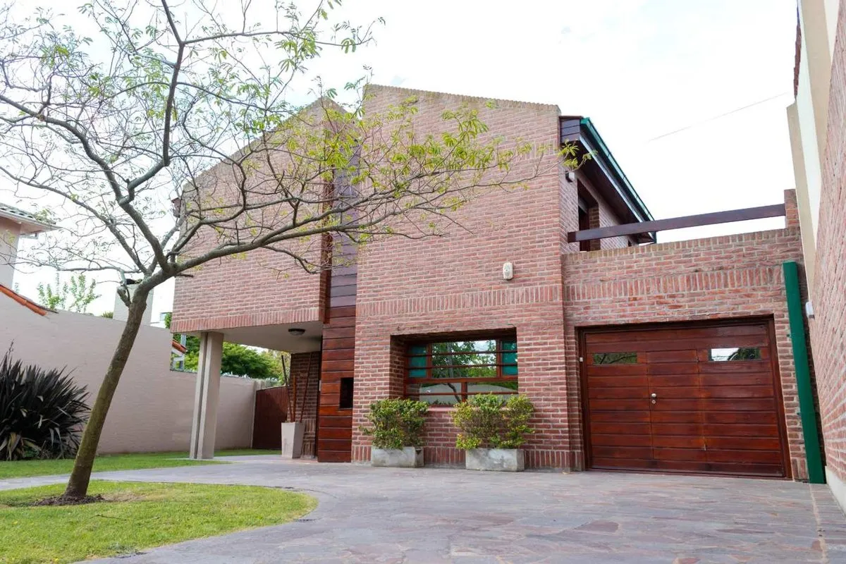 Casa en Julián Aguirre 6000