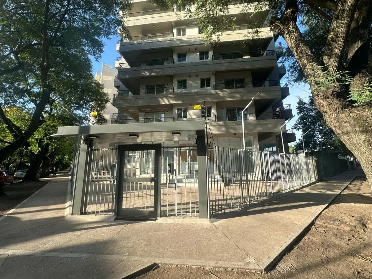 Departamento en Leandro N. Alem 100