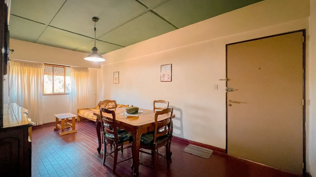Departamento en Ayolas y Polonia 8100