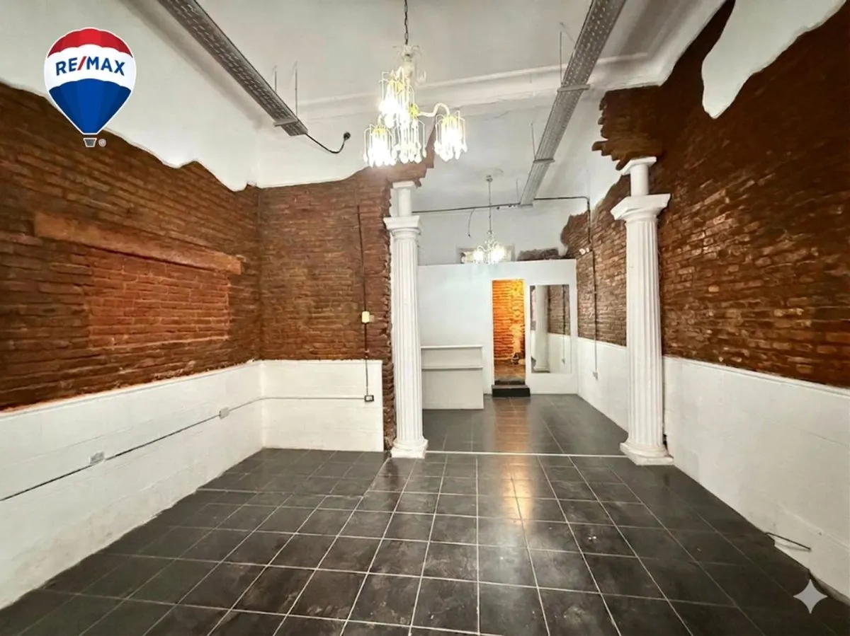 Local Comercial en Av Crisologo Larralde 2200