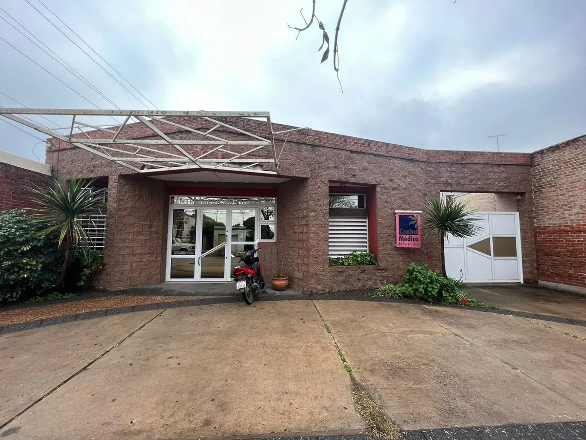 Local Comercial en Castelli 1000