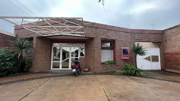 Local Comercial en Castelli 1000