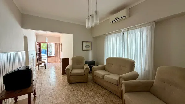 Casa en Saavedra 1000