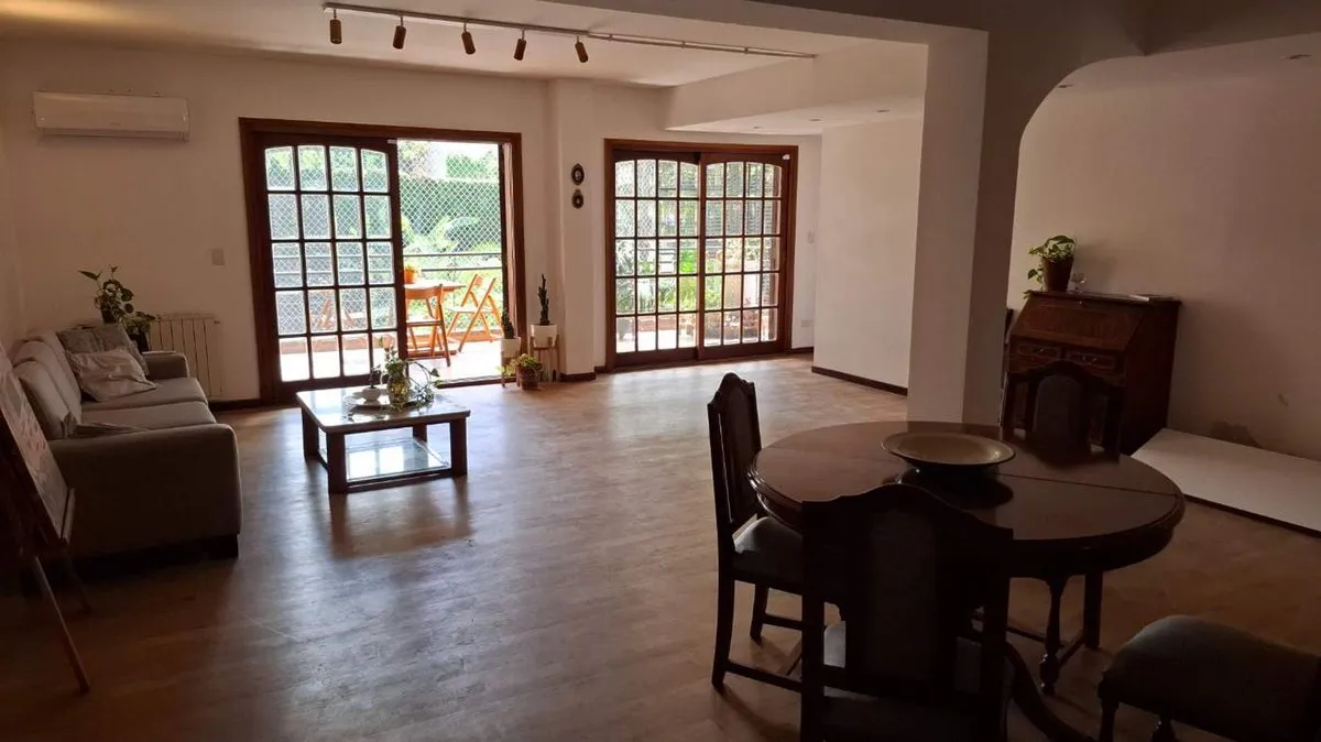 Departamento en Avenida Caseros 400