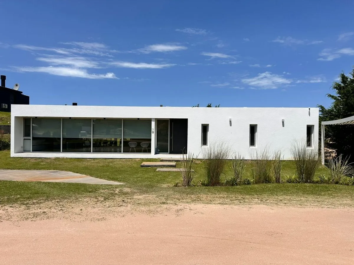 Casa en Deportivo 0