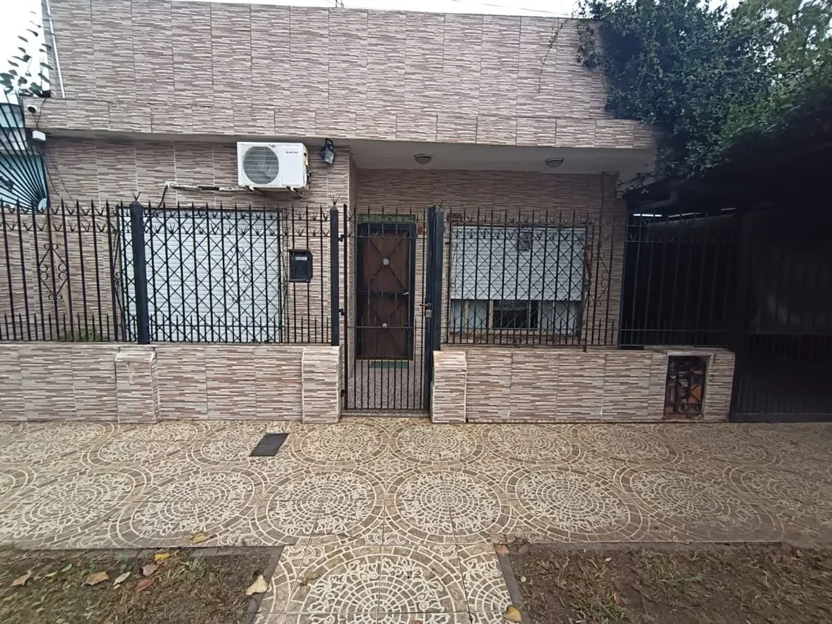 Casa en La Calandria 4800