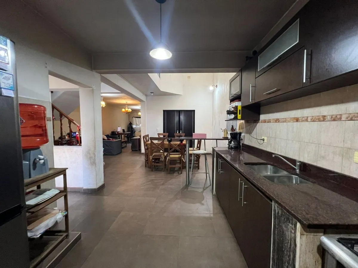 Casa en Mariano Acosta 1200