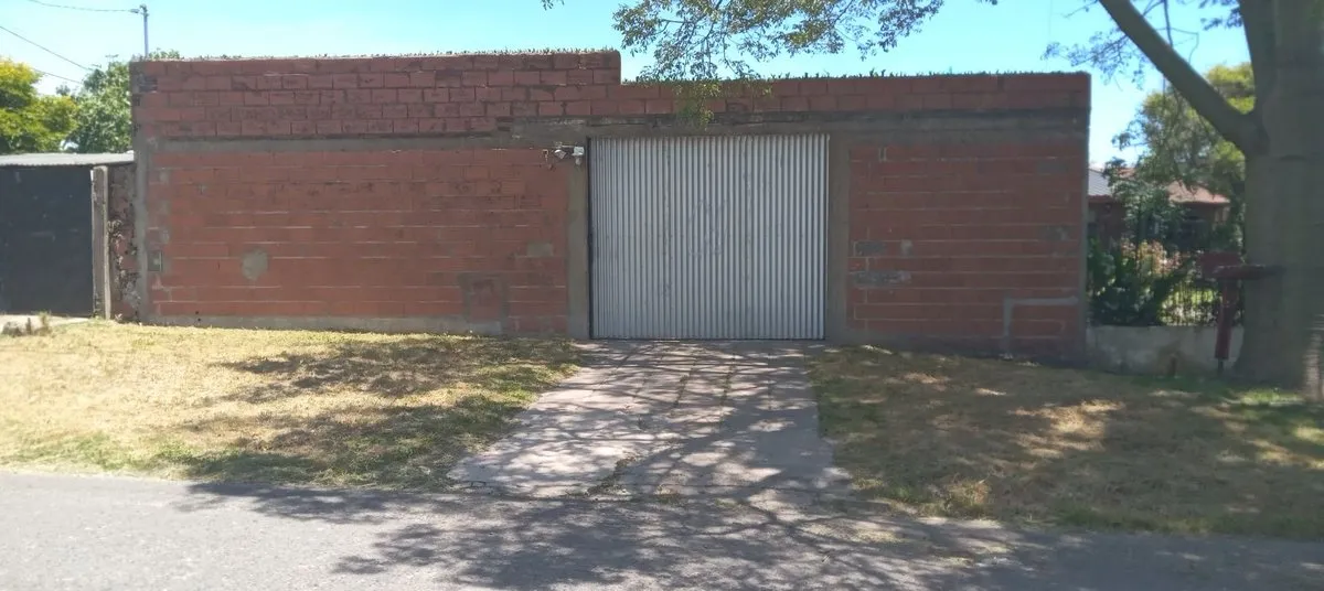Lote en Monseñor Enrique Rau 2500