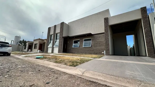 Casa en Rivadavia 1200