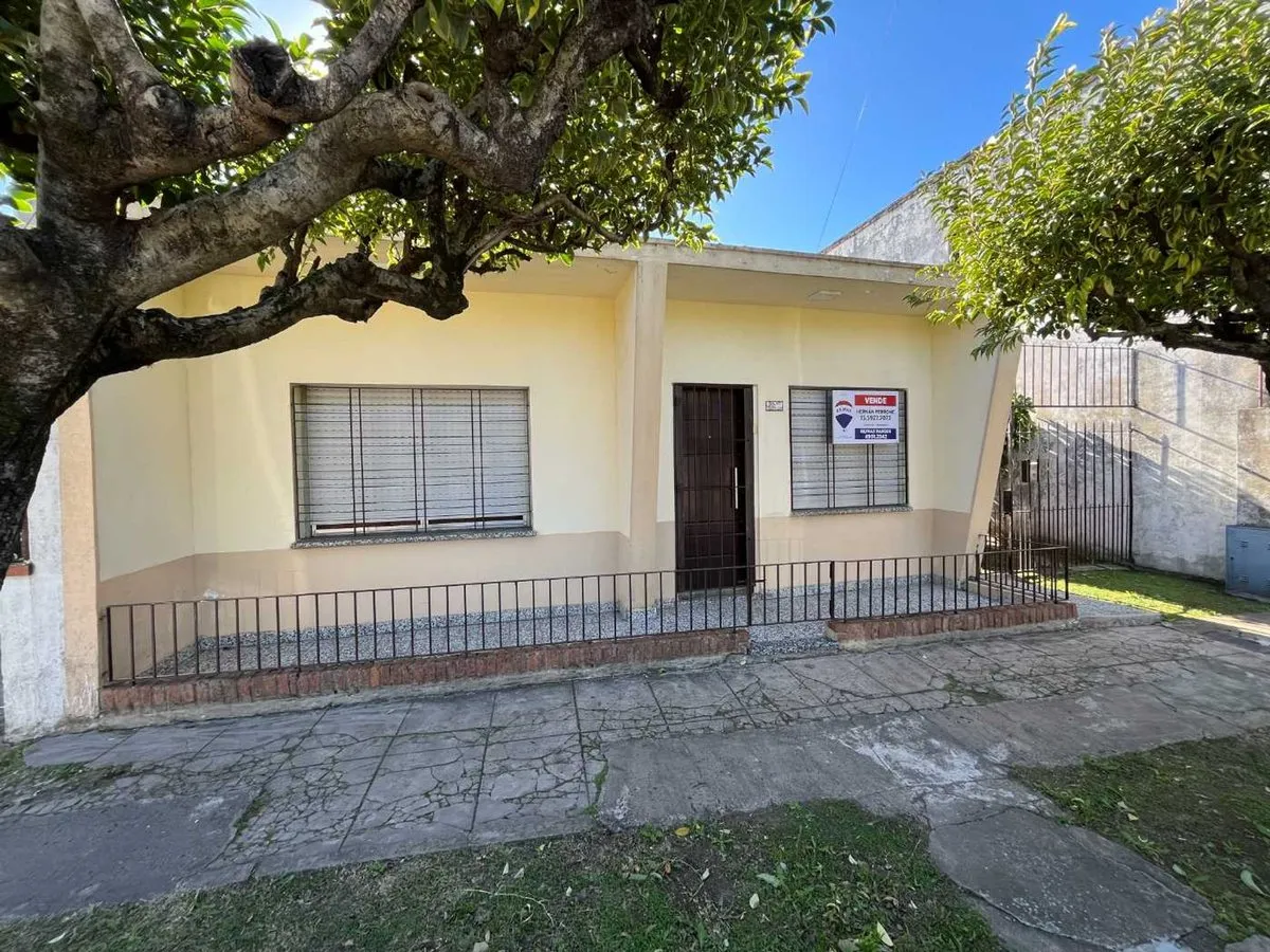 Casa en Beruti 1500