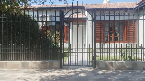 Casa en Juan Bautista Alberdi 1000