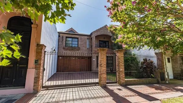Casa en Viamonte 700