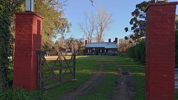 Quinta en Quenard y Rio de la Plata 600