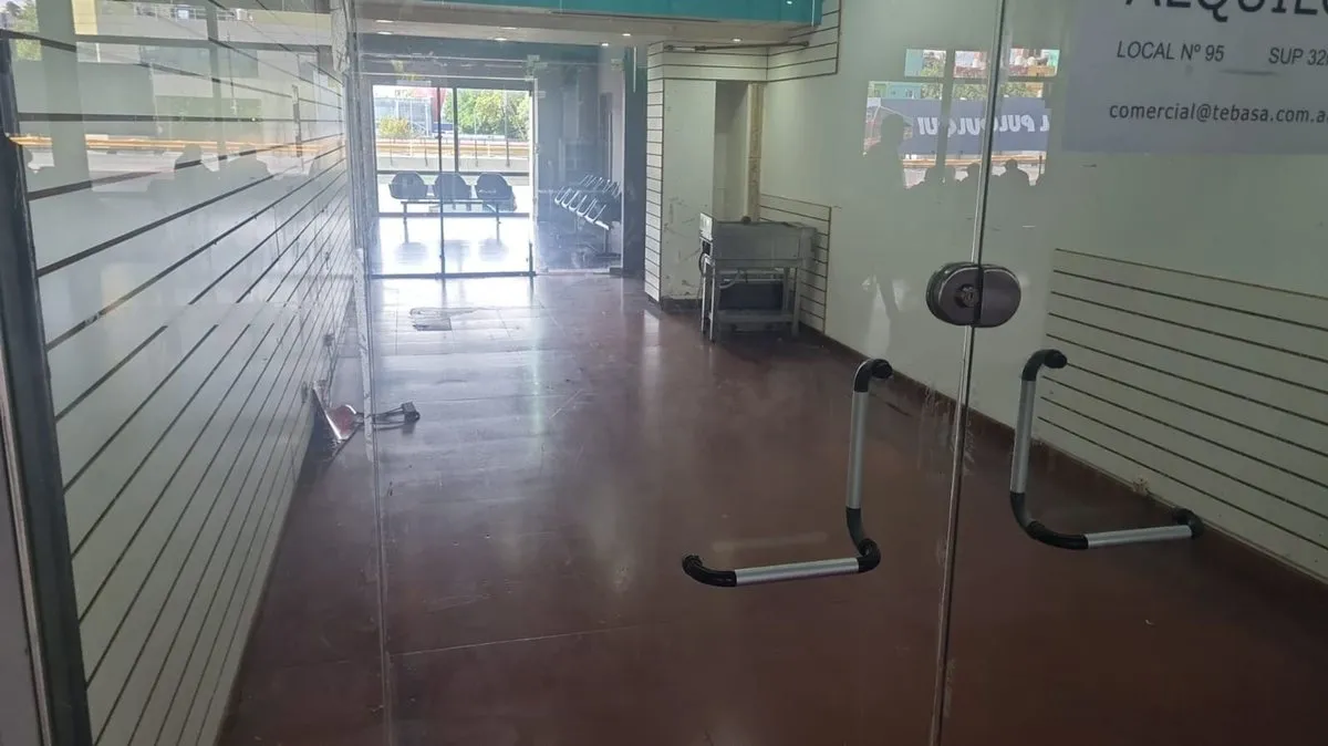 Local Comercial en Avenida Doctor José María Ramos Mejía 1600