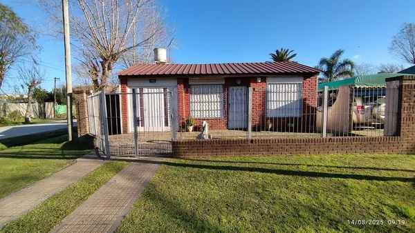 Casa en 5 Esquina 110 0