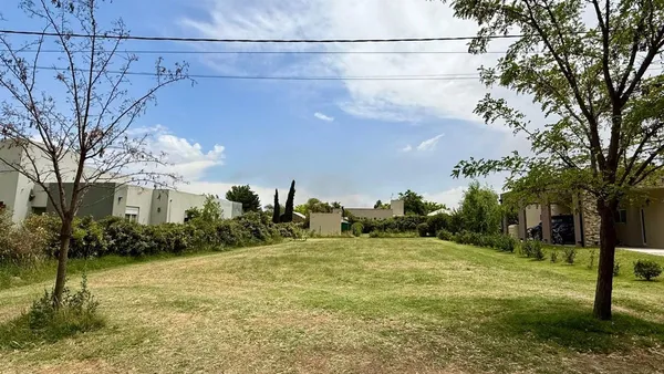 Lote en Lote 200