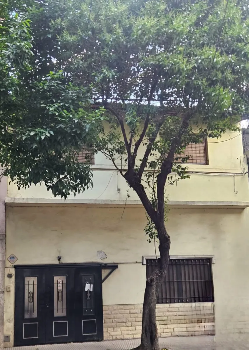 Lote en José Mármol 800