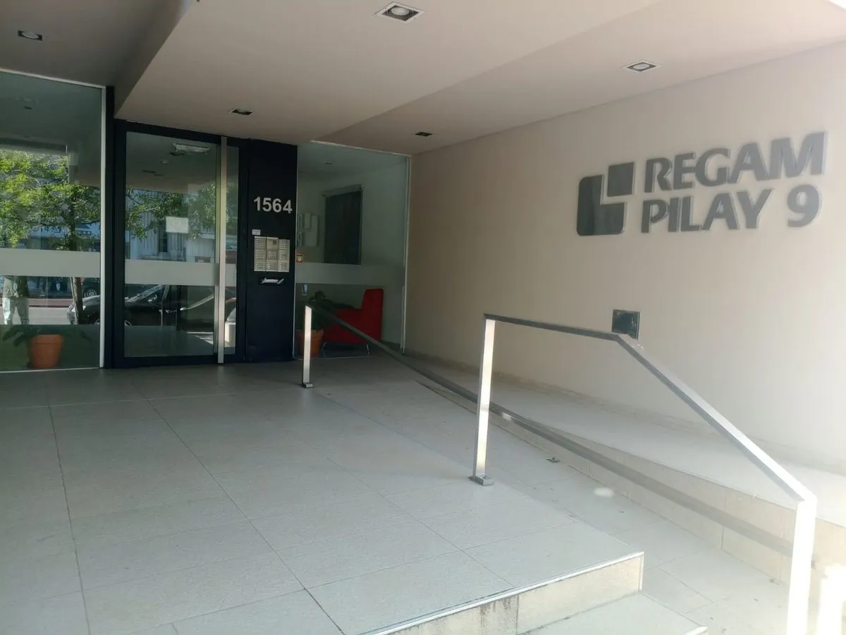 P H en Avenida Colón 1500