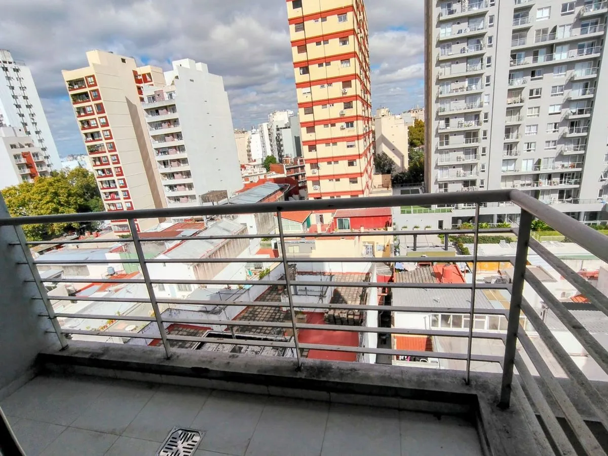 Departamento en Espinosa 2400