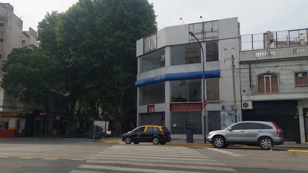 Oficina en Avenida Juan B. Justo 6700