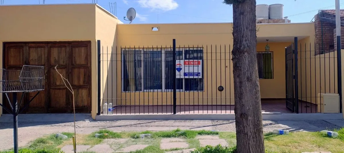 Casa en Teniente Coronel Ortega 2300
