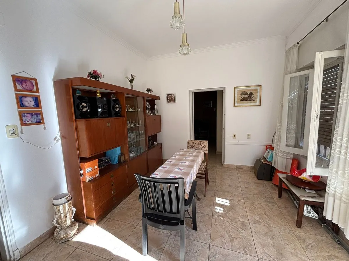 Casa en Avenida López y Planes 4700