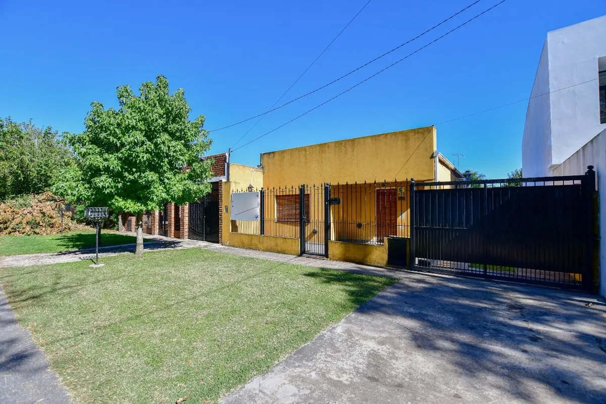 Casa en 89 E/ 8 y 8 Bis 600